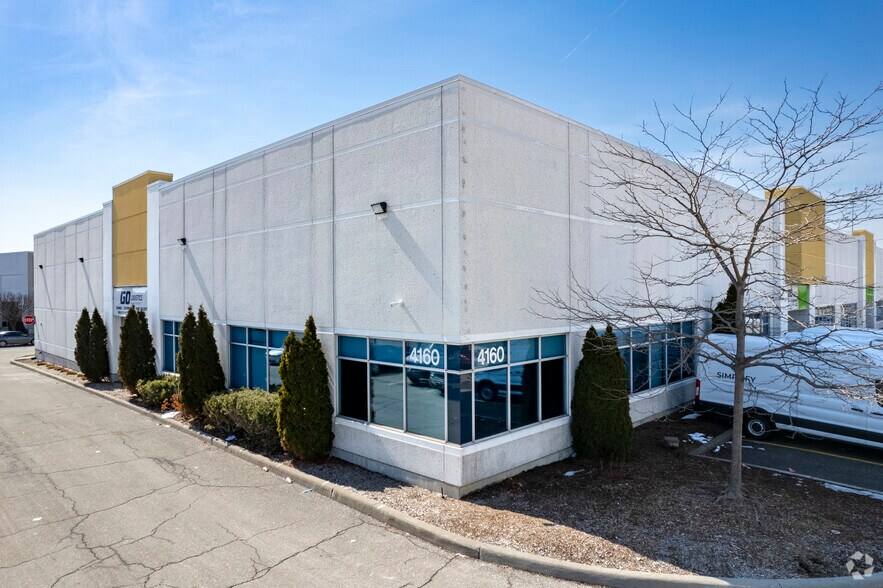 4160 Sladeview Cres, Mississauga, ON à louer - Photo de l’immeuble – Image 1 sur 8