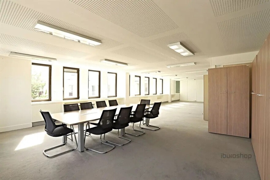 Bureau dans Paris à louer - Photo de l’immeuble – Image 2 sur 10