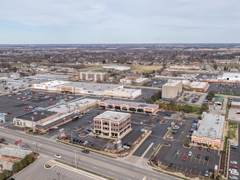 1209 N Belt Hwy, Saint Joseph, MO à louer - Photo de l’immeuble – Image 3 sur 3