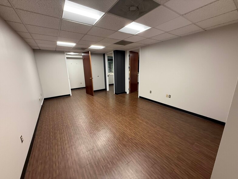 5102 W Village Green Dr, Midlothian, VA à louer - Photo de l’immeuble – Image 2 sur 5