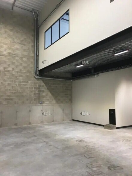 Local d’activités dans Les Pavillons-sous-Bois à louer - Photo de l’immeuble – Image 3 sur 7