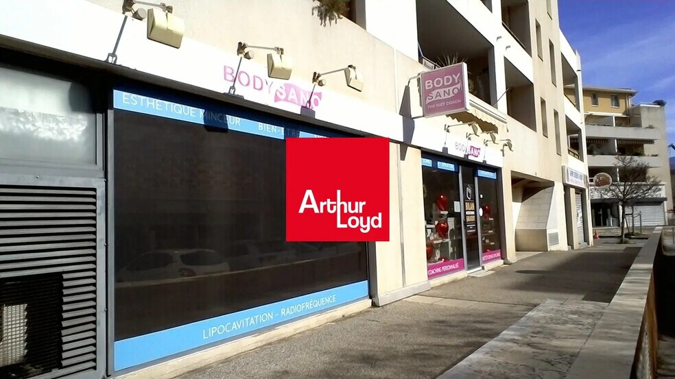 Avenue Gabriel Peri, Aubagne à louer - Photo de l’immeuble – Image 1 sur 7