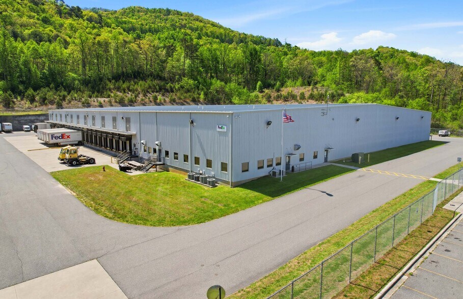 1995 Route 19 S, Bryson City, NC à vendre - Photo de l’immeuble – Image 3 sur 12