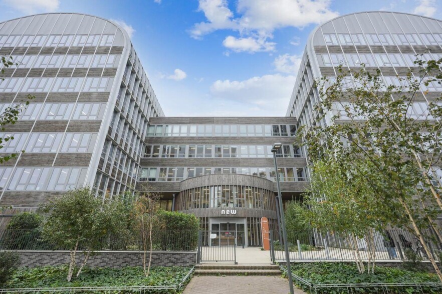 200 Quai Aulagnier, Asnières-sur-Seine à louer - Photo de l’immeuble – Image 1 sur 17
