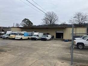 2100 S Lyerly St, Chattanooga, TN à louer Photo de l’immeuble– Image 1 sur 7