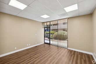 30941 Agoura Rd, Westlake Village, CA à louer Photo de l’immeuble– Image 1 sur 5