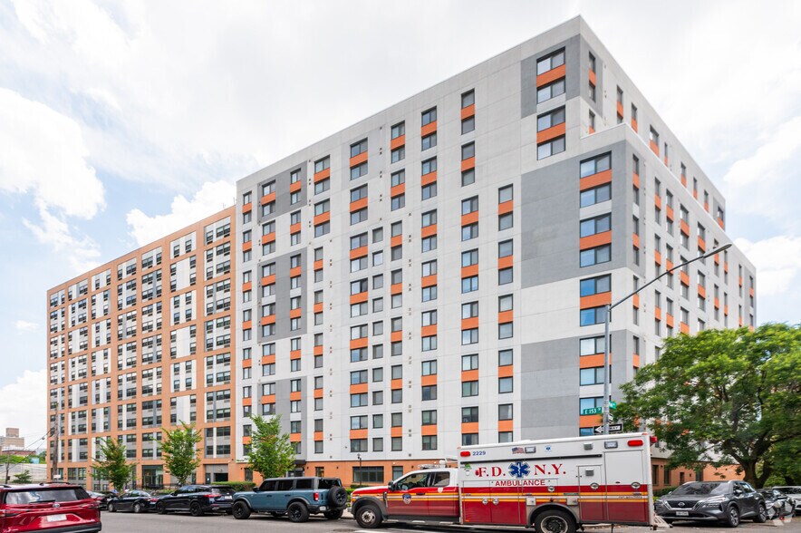 3000 Park Ave, Bronx, NY à vendre - Photo de l’immeuble – Image 2 sur 4