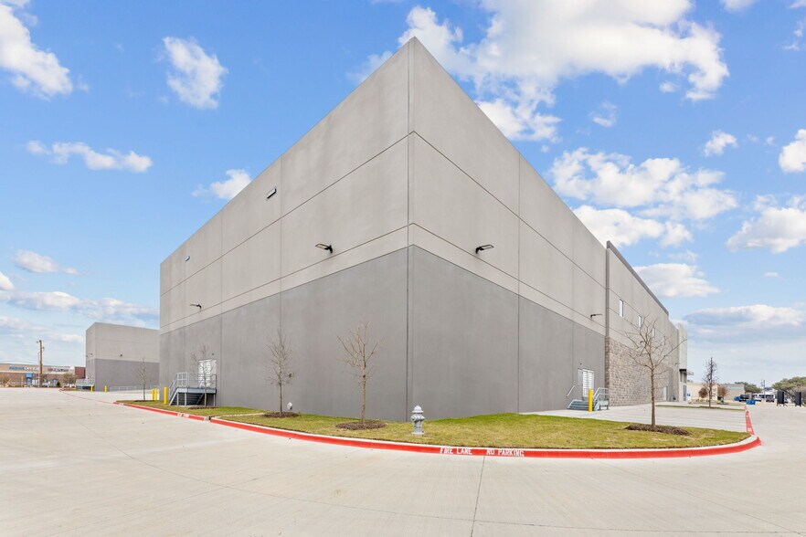 3301 Enterprise Dr, Rowlett, TX à louer - Photo de l’immeuble – Image 2 sur 20
