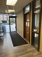9123 Mary St, Chilliwack, BC à louer Hall d’entrée– Image 2 sur 14