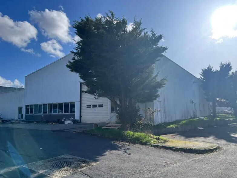 7-11 Rue De L'Equerre, SAINT-OUEN-L'AUMONE à louer - Photo de l’immeuble – Image 3 sur 22