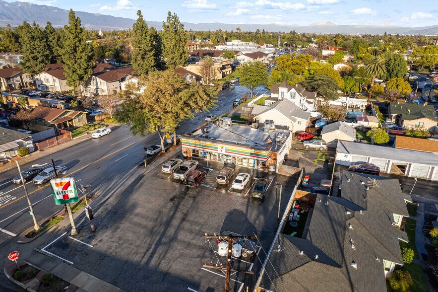 636 N Vine Ave, Ontario, CA à vendre - Photo de l’immeuble – Image 3 sur 8