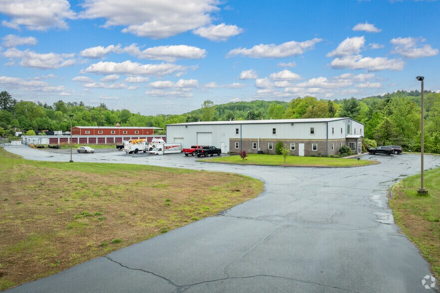 368 Killingly Rd, Pomfret Center, CT à vendre - Photo de l’immeuble – Image 2 sur 6