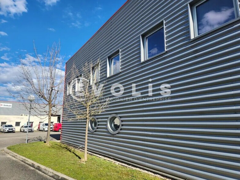 36 Rue Champ Dolin, Saint-Priest à louer - Photo de l’immeuble – Image 3 sur 17