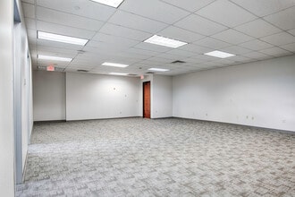 5000 Legacy Dr, Plano, TX à louer Photo intérieure– Image 2 sur 7