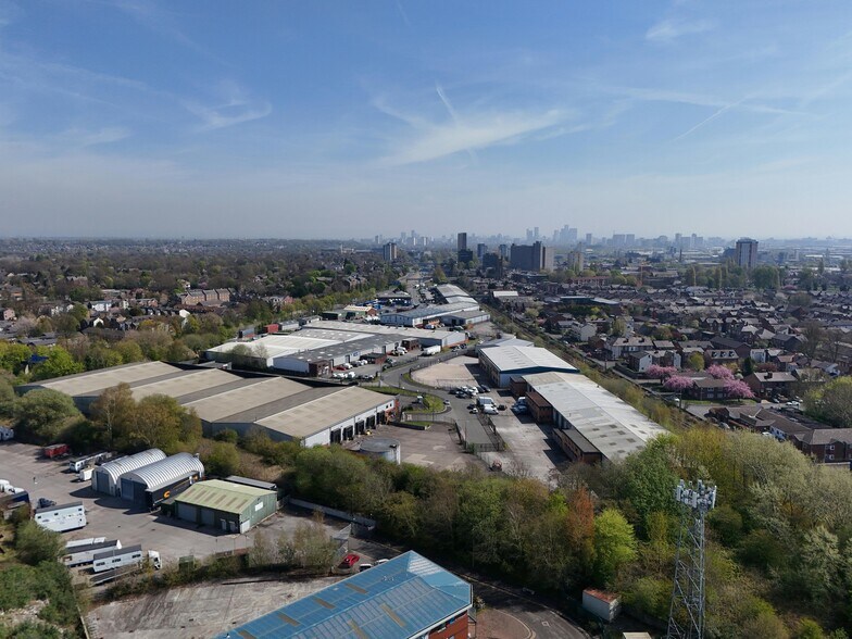 L3 Estate Lynwell Rd, Manchester à louer - Photo de l’immeuble – Image 3 sur 21