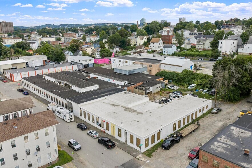 129 Dewey St, Worcester, MA à vendre - Photo de l’immeuble – Image 3 sur 17