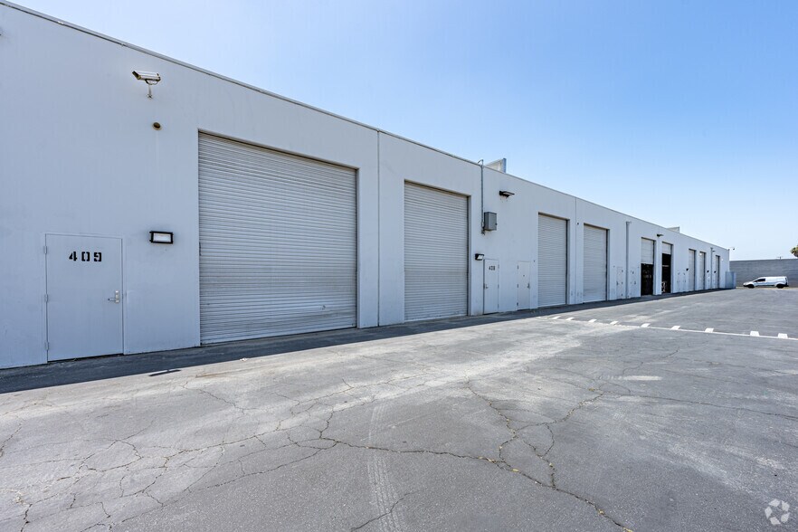 4901 Patata St, Cudahy, CA à louer - Photo de l’immeuble – Image 3 sur 16