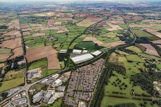 Towcester Rd, Towcester à louer Photo de l’immeuble– Image 2 sur 4