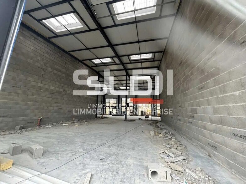 Local d'activités dans Trévoux à vendre - Photo de l’immeuble – Image 3 sur 9