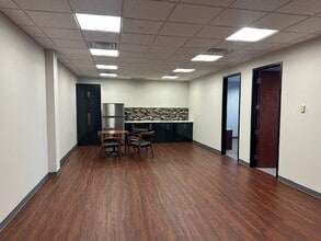 4580 Weaver Pky, Warrenville, IL à louer Photo intérieure– Image 2 sur 6