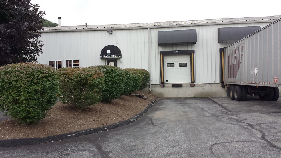 41 Elkay Dr, Chester, NY à louer - Photo de l’immeuble – Image 2 sur 17