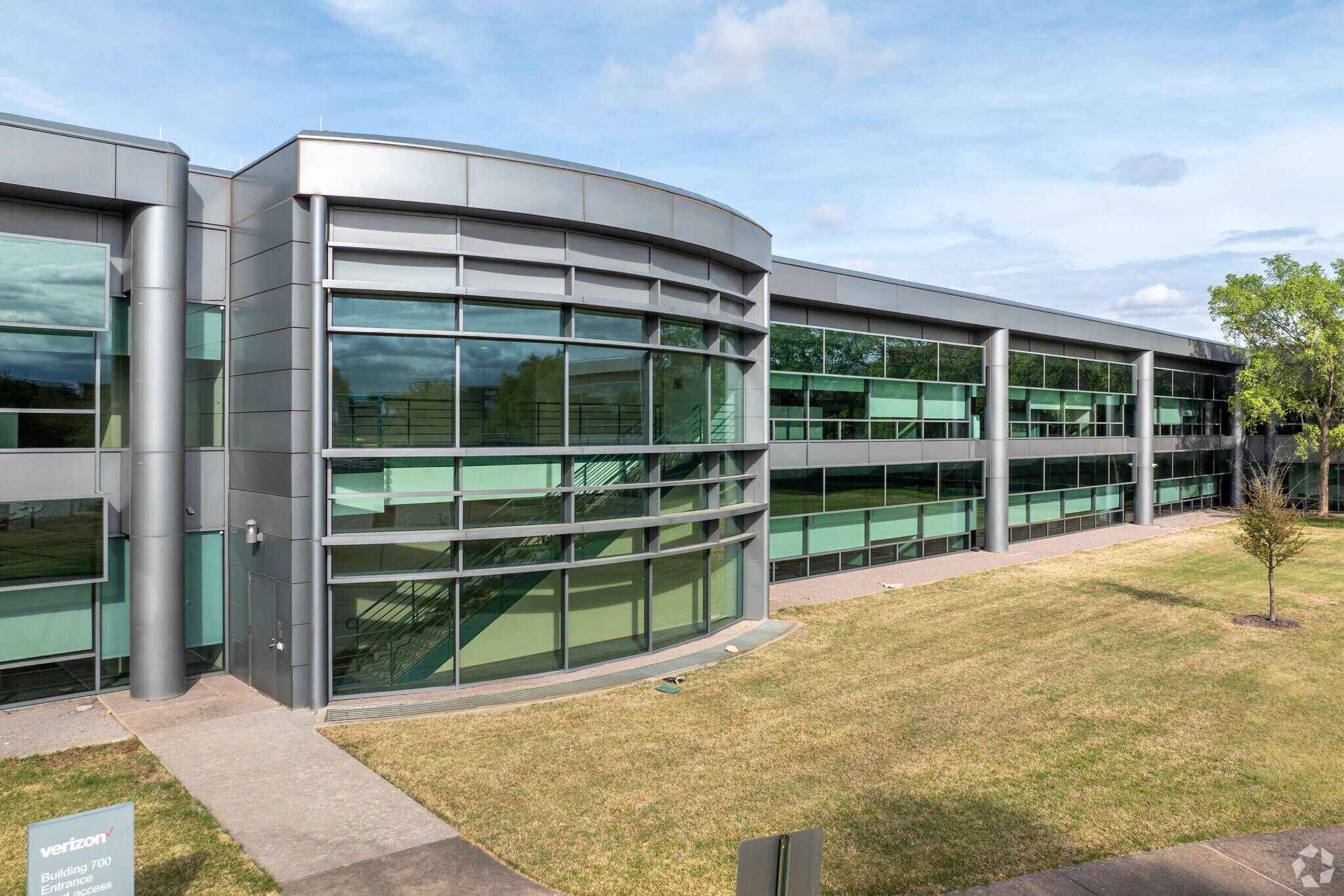 700 Hidden Rdg, Irving, TX à louer Photo principale– Image 1 sur 11