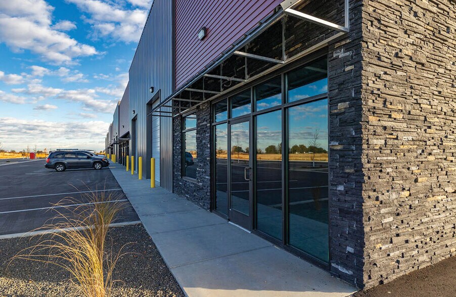 9778 Cherry Ln, Nampa, ID à louer - Photo de l’immeuble – Image 3 sur 7