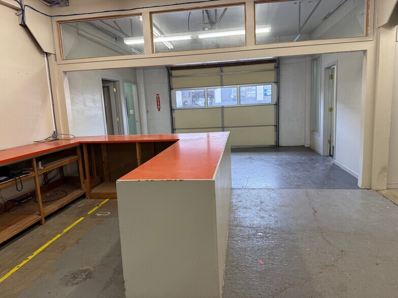 1643 W 5th Ave, Eugene, OR à vendre - Photo de l’immeuble – Image 2 sur 3