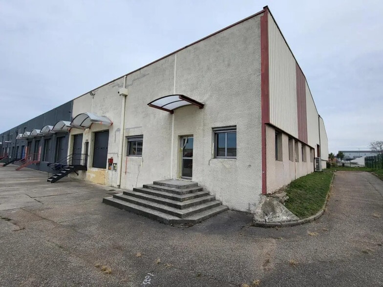 Bureau dans Corbas à louer - Photo de l’immeuble – Image 3 sur 7