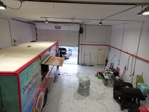 143 East Lake Blvd NE, Airdrie, AB à louer Photo intérieure– Image 2 sur 5