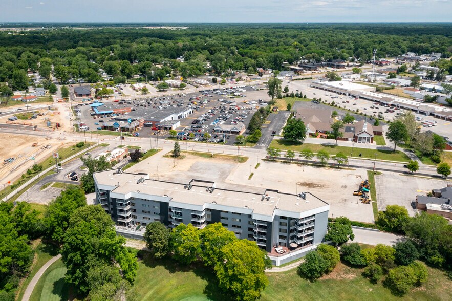 5855 Monroe St, Sylvania, OH à vendre - Photo de l’immeuble – Image 3 sur 5