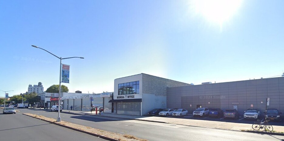 21480 Jamaica Ave, Jamaica, NY à louer - Photo de l’immeuble – Image 2 sur 4