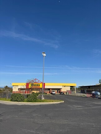 Plus de détails pour 880 Shiloh Ct, Redding, CA - Industriel/Logistique à louer