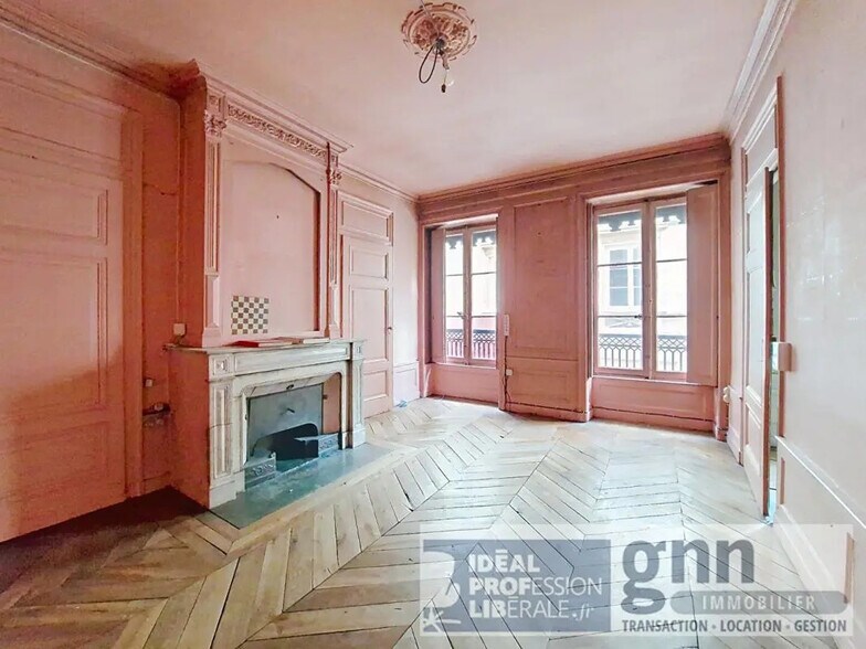Bureau dans Lyon à vendre - Photo de l’immeuble – Image 1 sur 3