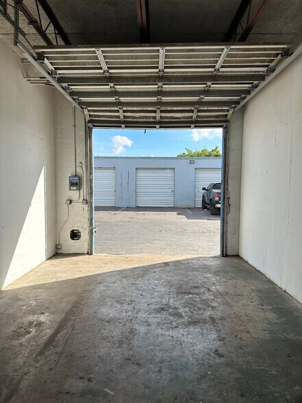 5618 NW 8th St, Margate, FL à louer - Photo de l’immeuble – Image 3 sur 3