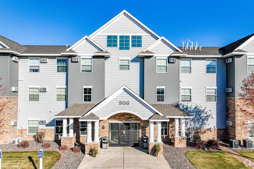 St. Cloud Suburban Portfolio portefeuille de 5 biens à vendre sur LoopNet.fr - Photo principale – Image 1 sur 5