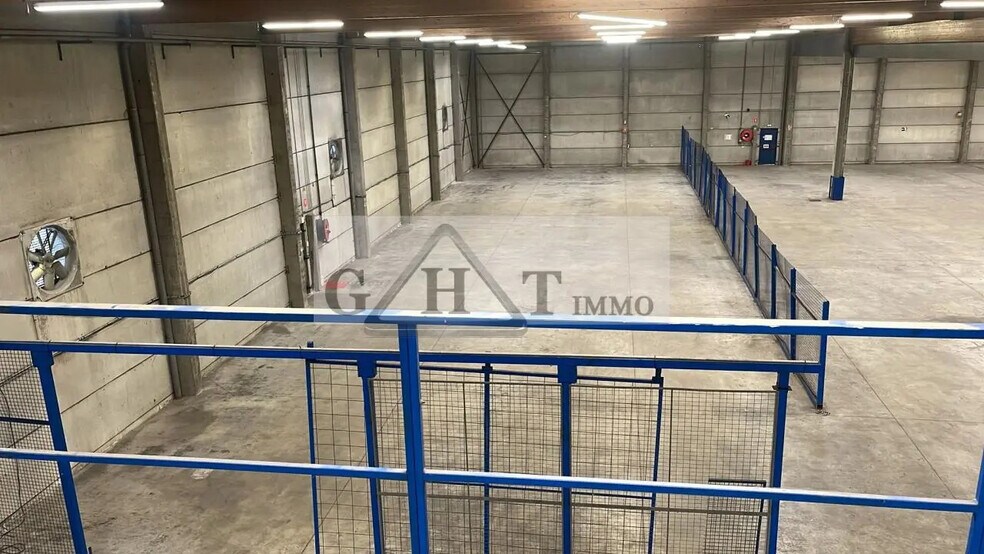 Bureau dans Saint-Thibault-des-Vignes à louer - Photo de l’immeuble – Image 2 sur 19