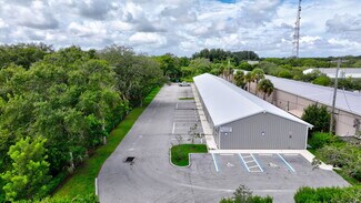 Plus de détails pour 3801-3815 Oleander Ave, Fort Pierce, FL - Local d'activités à louer