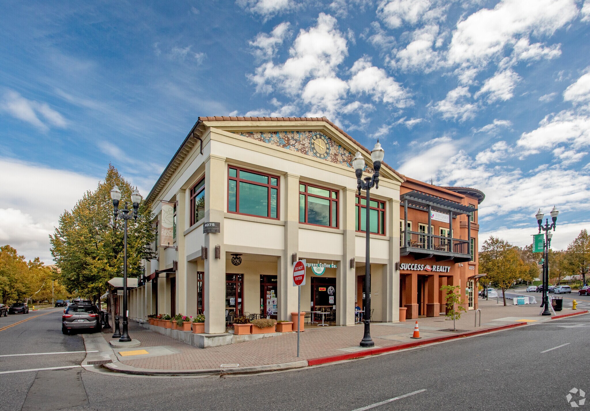 4055-4075 Evergreen Village Sq, San Jose, CA à louer Photo principale– Image 1 sur 6