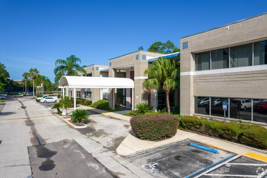 4130 Salisbury Rd, Jacksonville, FL à louer - Photo de l’immeuble – Image 2 sur 7