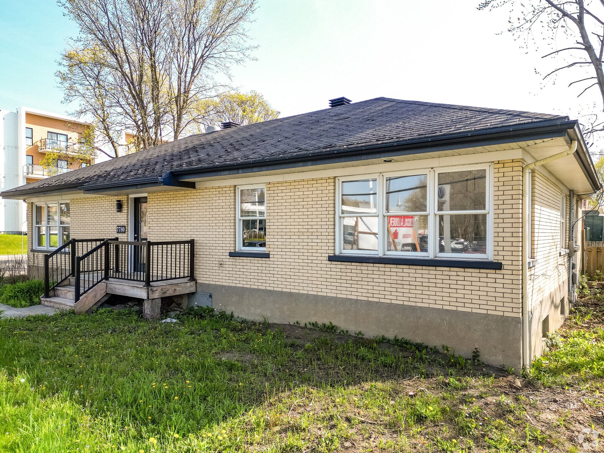 7780 Boul Henri-Bourassa, Québec, QC à vendre Photo principale– Image 1 sur 1