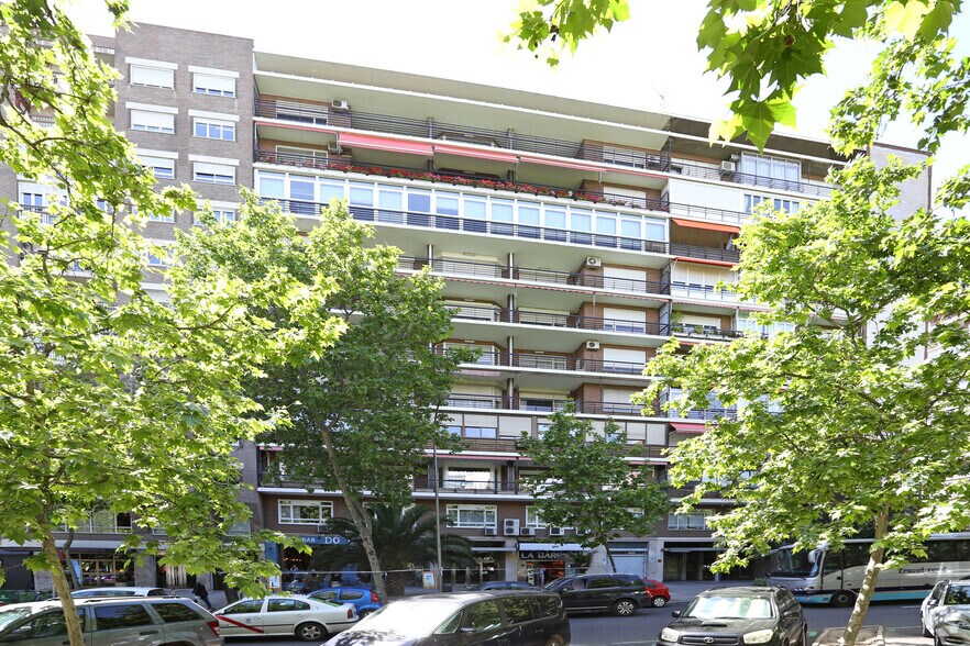 Paseo de la Castellana, 153, Madrid, Madrid à louer - Photo de l’immeuble – Image 2 sur 4