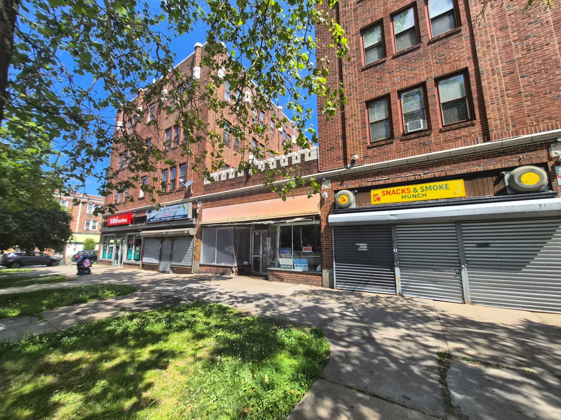 250-260 Farmington Ave, Hartford, CT à louer Photo principale– Image 1 sur 2