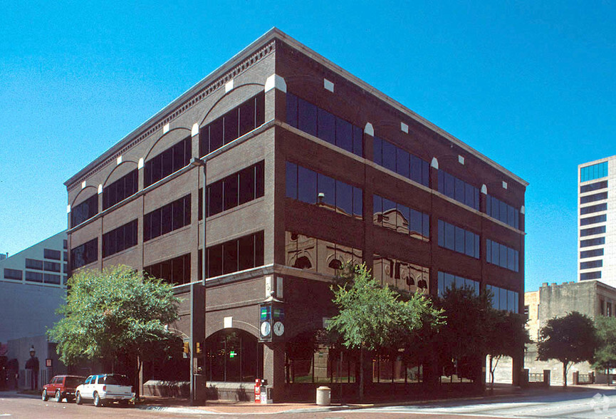 100 Main St, Fort Worth, TX à louer - Photo de l’immeuble – Image 2 sur 10