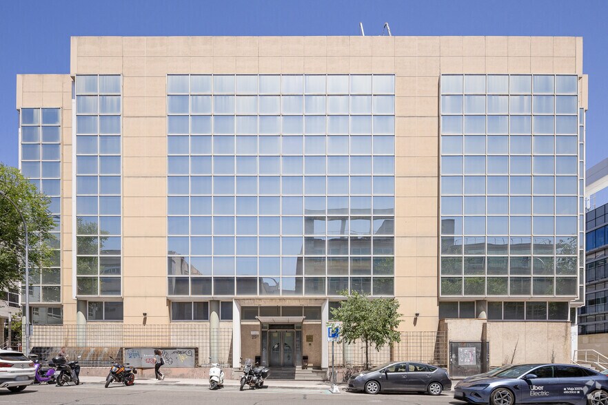 Calle de Julián Camarillo, 29B, Madrid, Madrid à vendre - Photo principale – Image 1 sur 3