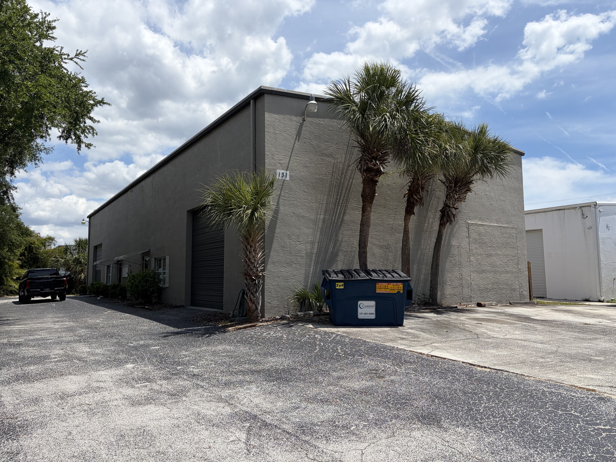 131 Scarlett Blvd, Oldsmar, FL à louer Photo de l’immeuble– Image 1 sur 11
