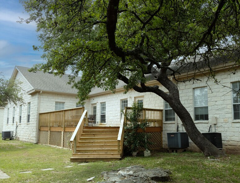 12335 Hymeadow Dr, Austin, TX à vendre - Photo de l’immeuble – Image 2 sur 6