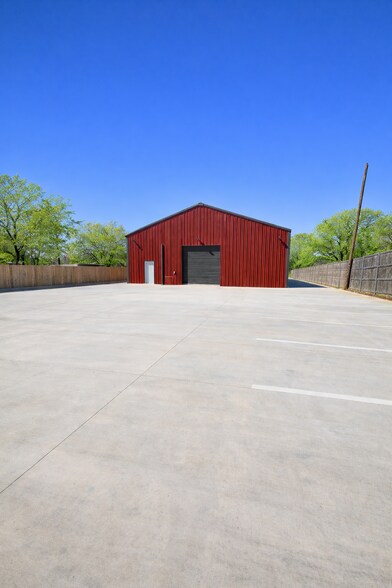 708 Corry a Edwards Dr, Kennedale, TX à louer - Photo de l’immeuble – Image 3 sur 8