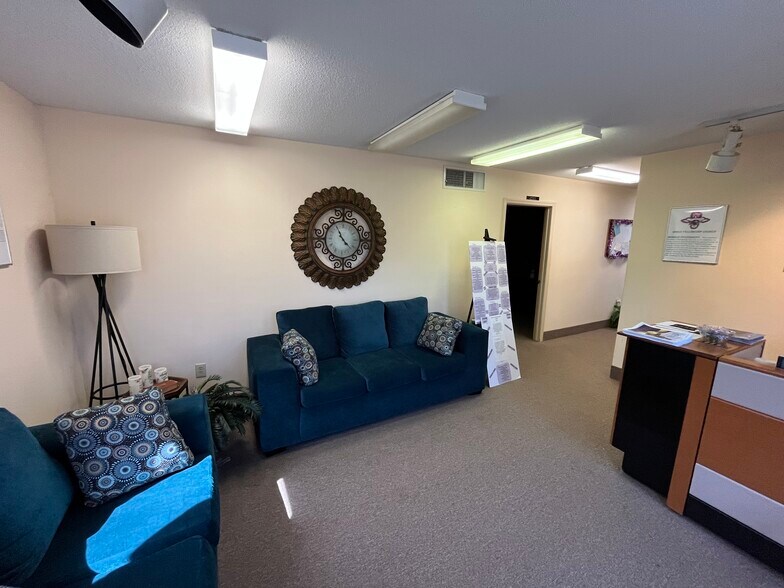 4015 Brownsboro Rd, Winston-Salem, NC à vendre - Photo de l’immeuble – Image 2 sur 5