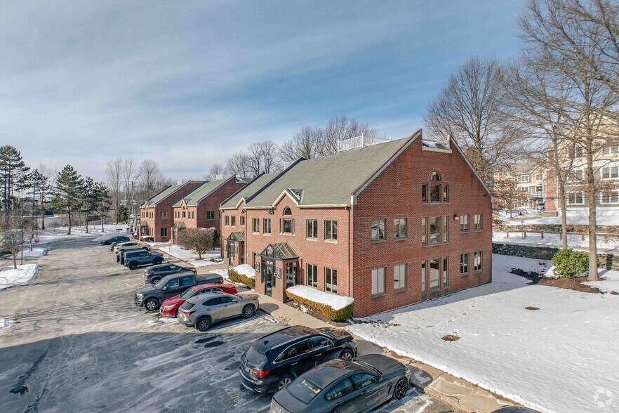 100 Conifer Hill Dr, Danvers, MA à vendre - Photo de l’immeuble – Image 3 sur 48